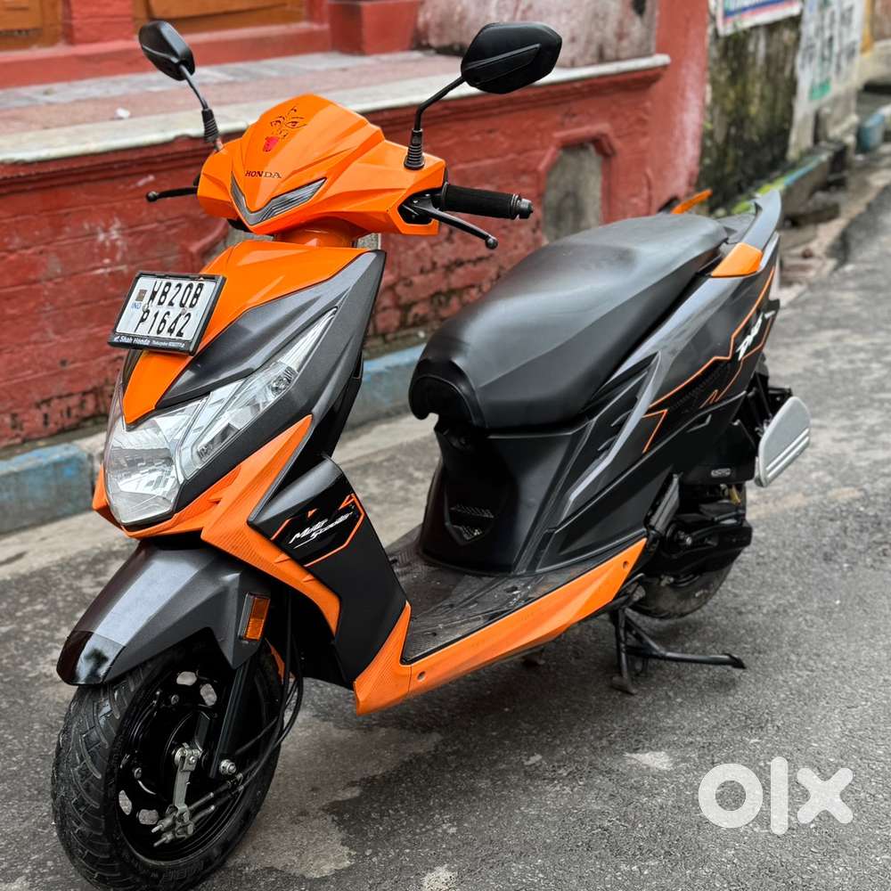 Honda dio BS6 model 52 kmpl milage