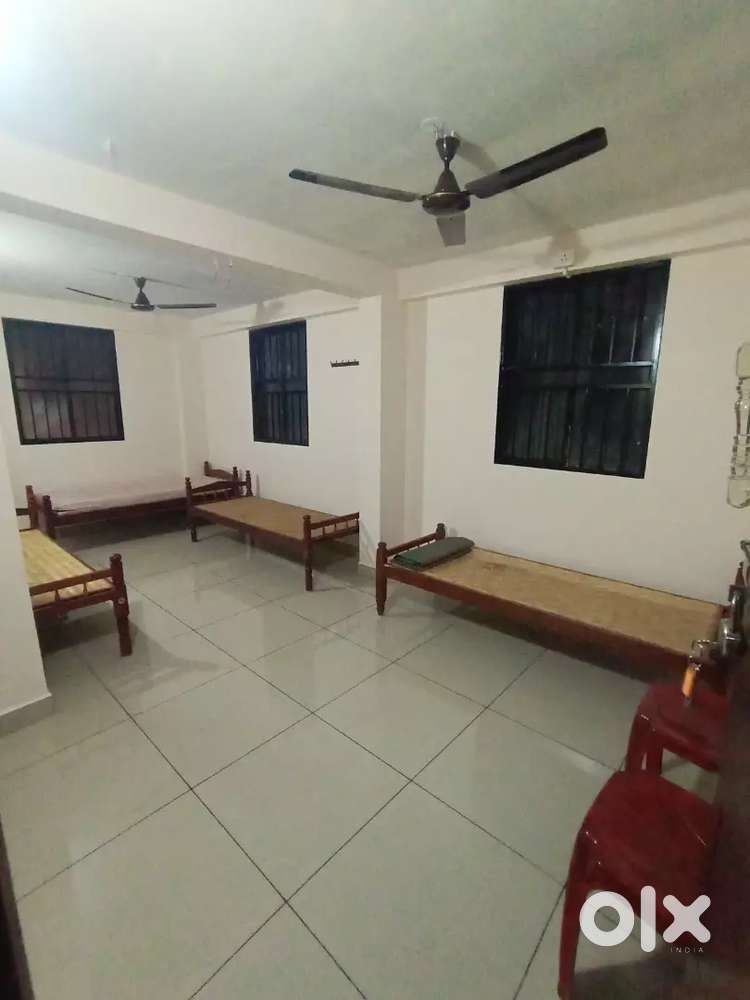 Room for monthly rent (for Gents) near Kaloor