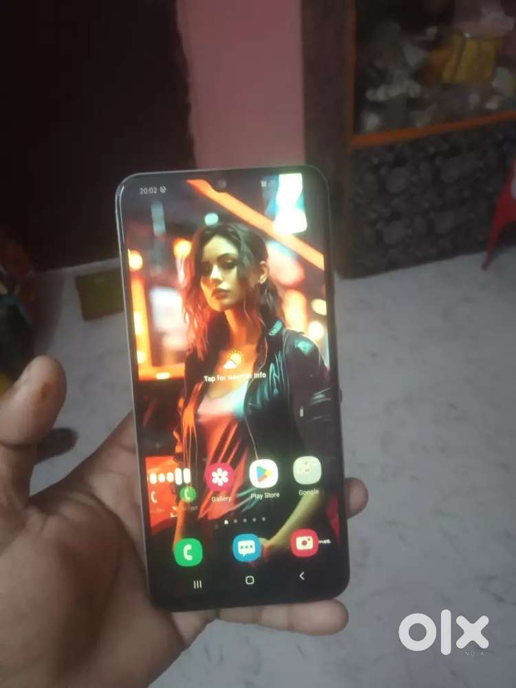 Sumsung A30 4 64 box ncharjar back panel chenj karrna hoga
