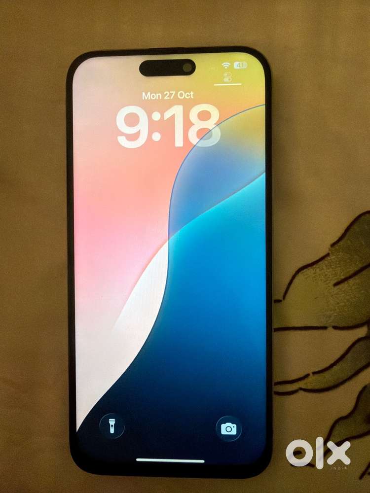 Iphone 15 plus white 128 gb with bill and box