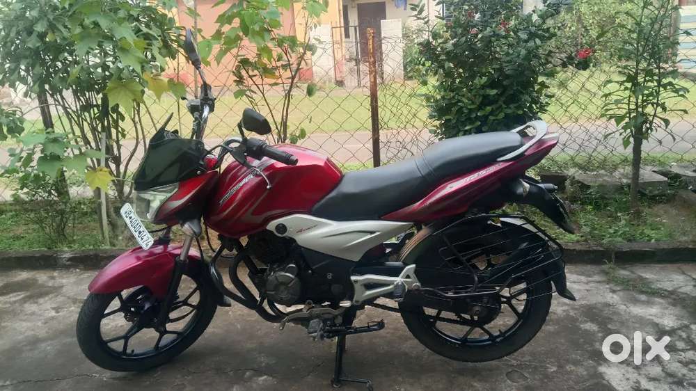 Bajaj Discover 125cc with exclusive mileage of 60km/ltr
