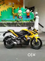Bajaj pulsar RS200cc soowroom candison bike