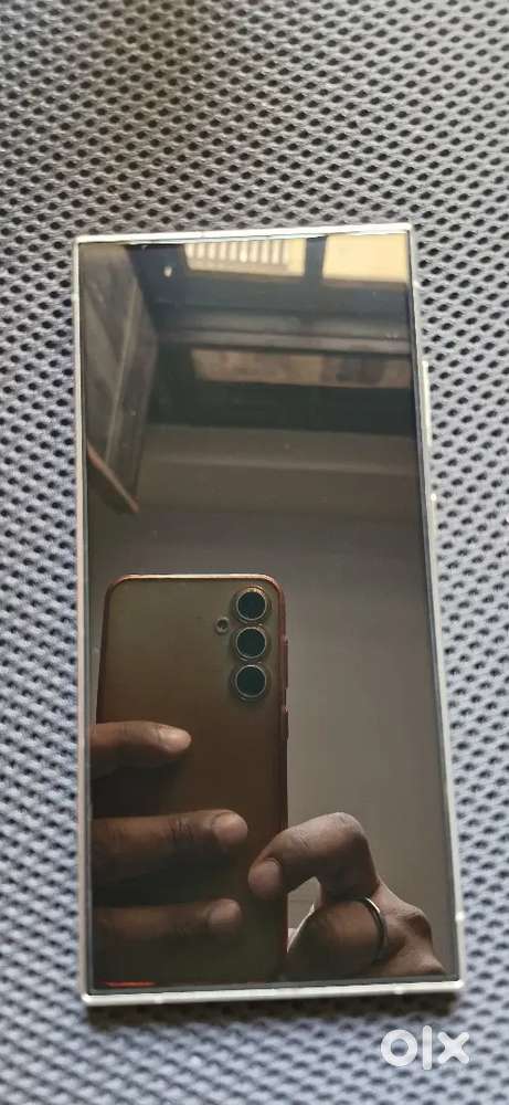 S24 Ultra, 12-256, 1 month old.