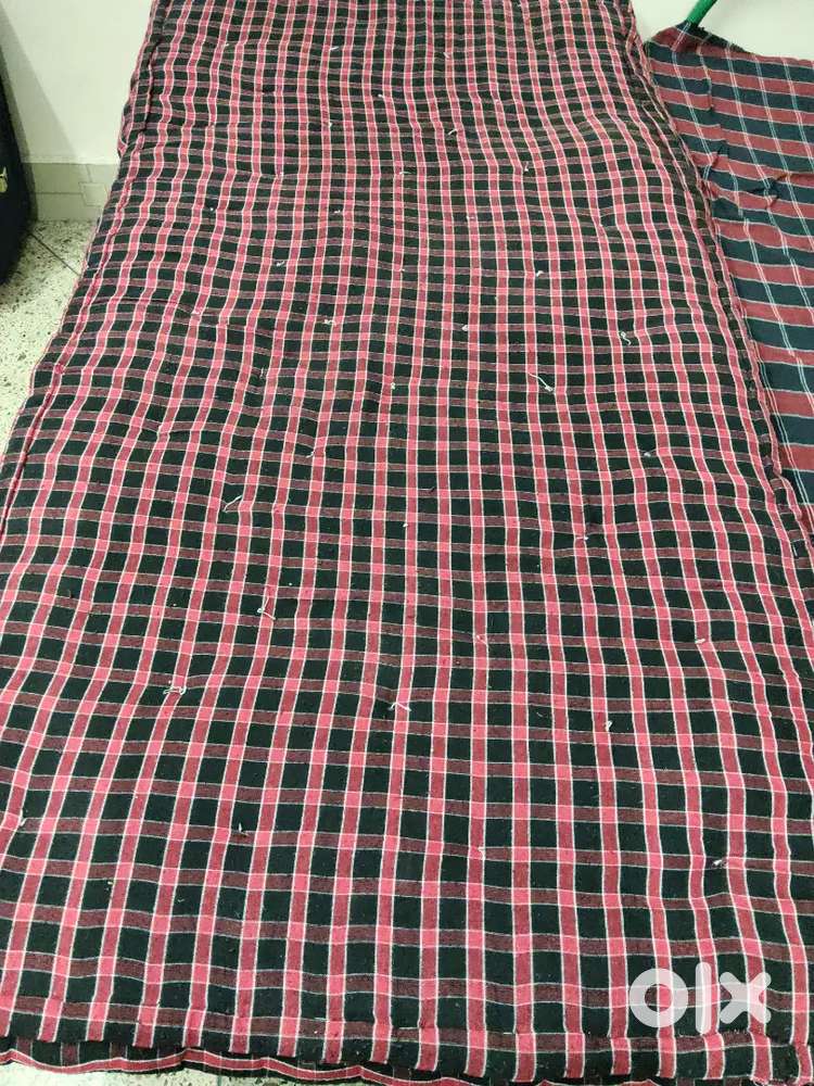 A red colour mattress