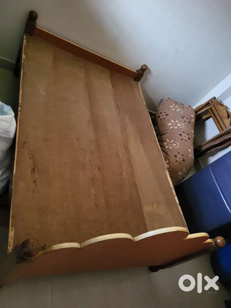 Double cot bed