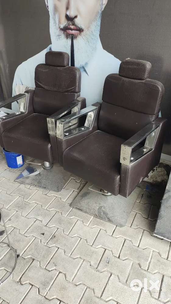 2 Saloon chairs