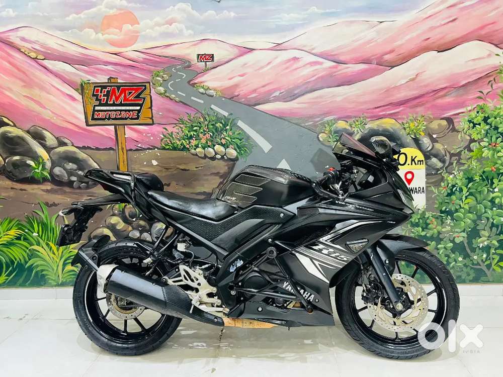 YAMAHA R15 V3.0 DUAL DISC DUAL ABS BS4 BLACK COLOUR MODEL 2019
