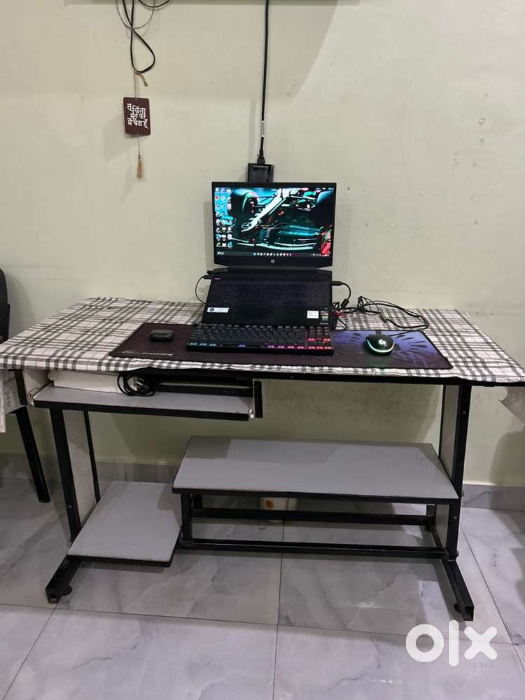Computer/Study Table