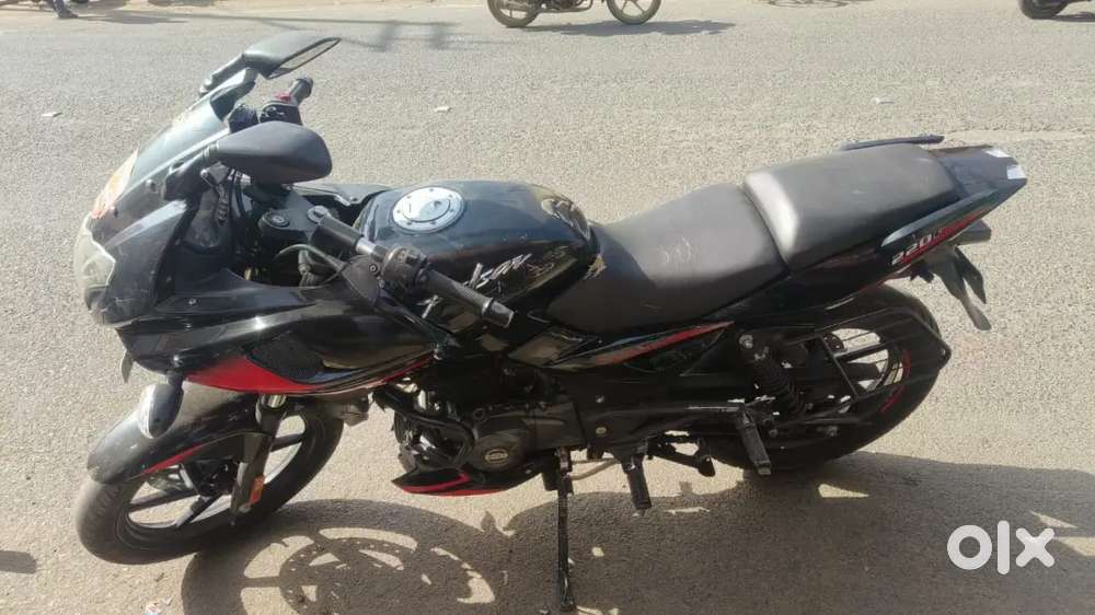 Pulsar 220