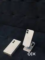 iphone 16 256GB Just Active with 12 months warrenty!