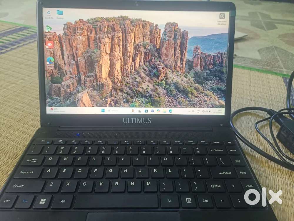 ULTIMUS 14 LAPTOP