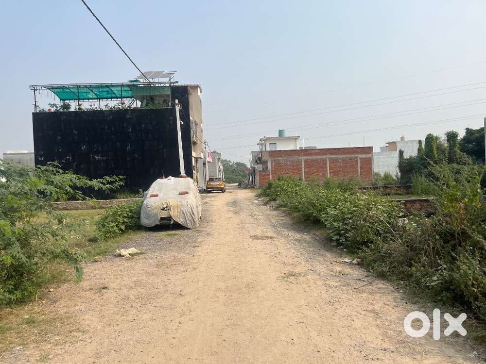 810 sq ft plot area near Integral university is crowded area