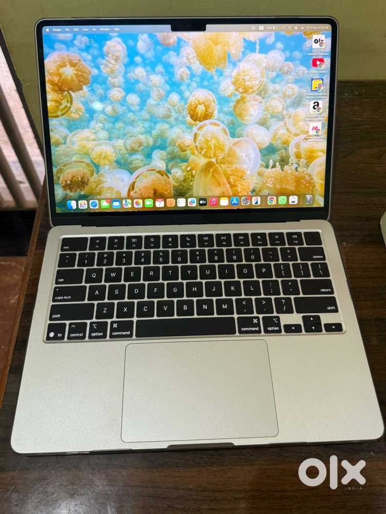 Macbook Air M4 16/256 31 Cycle Count Only 5 Months Old Like Brand New