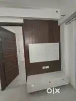 FOR RENT:- LUXURY FLOOR