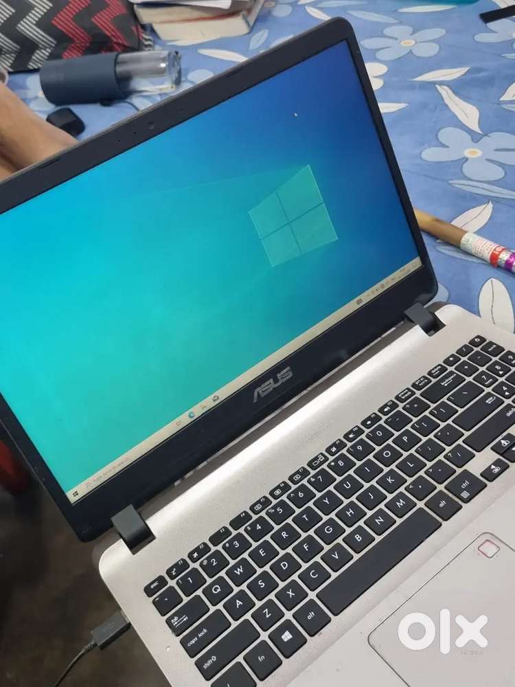 Asus laptop best for online study and streaming