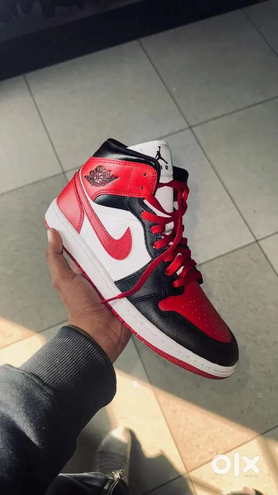 Air jordan shoes mid  retro bred toe red