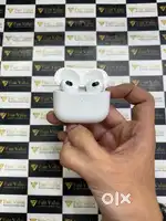 APPLE AIRPODS 3 WHITE COLOUR IN EXCELLENT CONDITION
