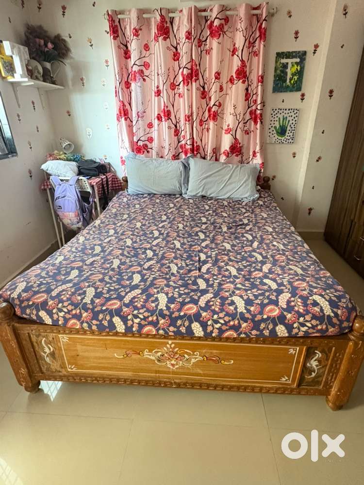 King size bed with mattress