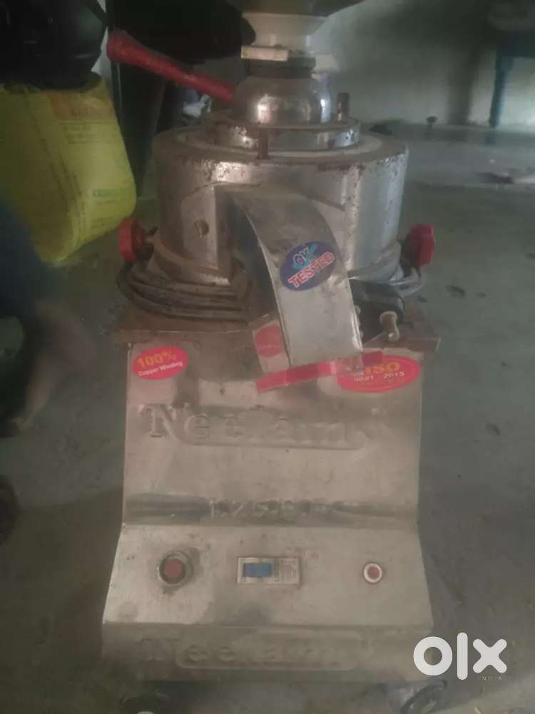 Neelam Aata pisne wali machine