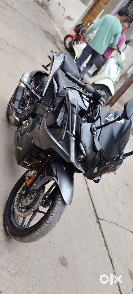 Selling my pulsar RS200