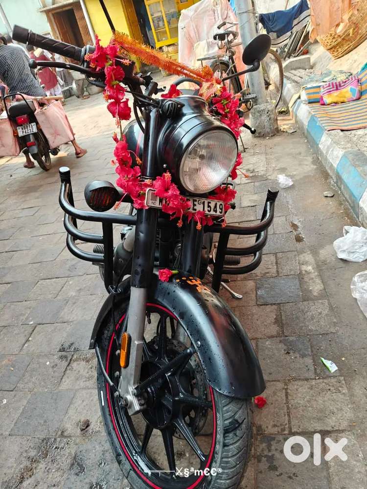 Royal enfield classic 350 bs6 stealth black