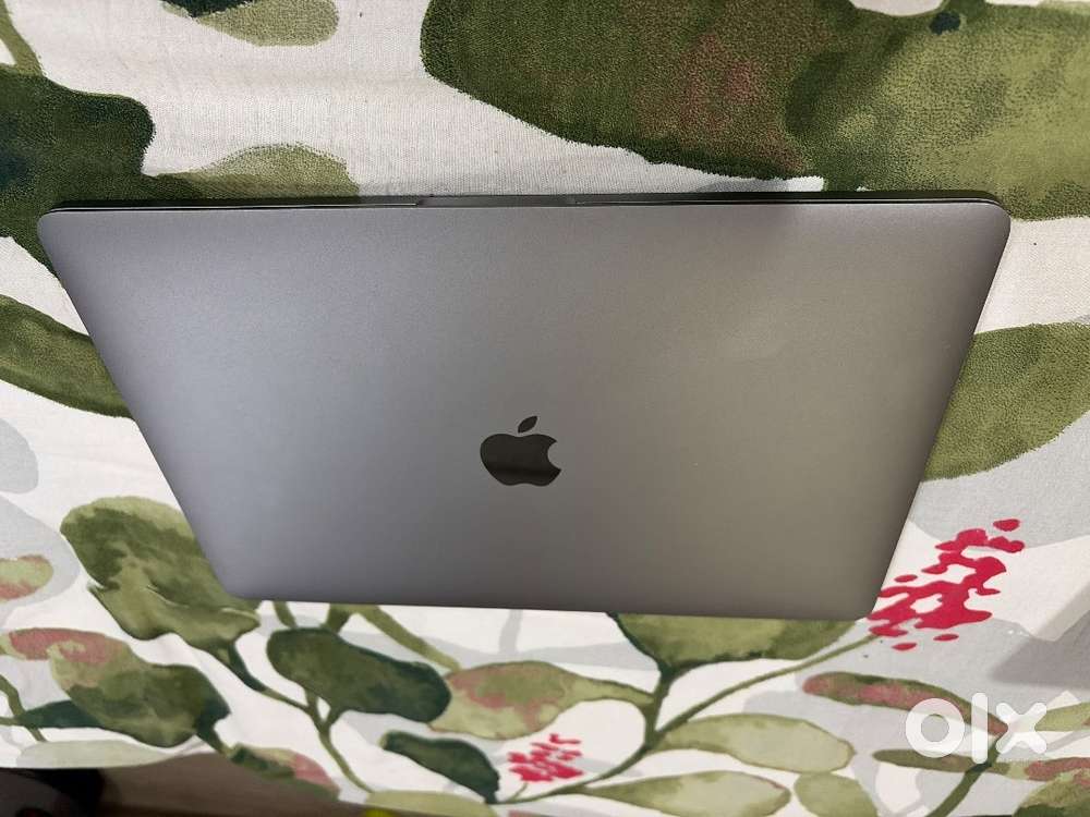Macbook Pro M2 13 Inch