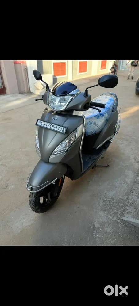 Mint condition single hand use