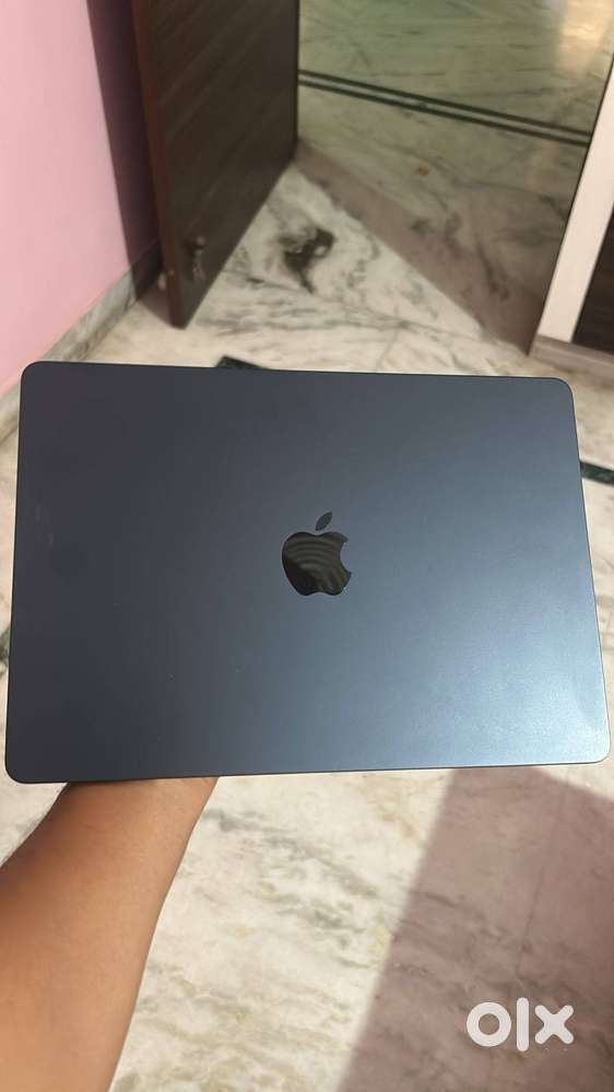 Apple macbook Air M2 - (16 GB/256 GB SSD/macOs Sequoia) MC7X4HN/A