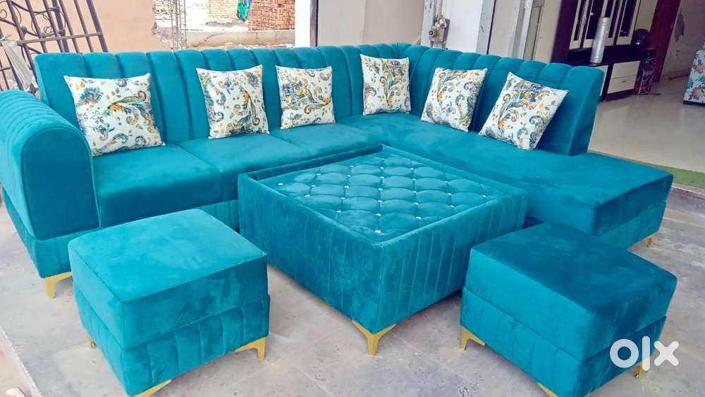 7 seater sofa with centre table, 2 poffie and cushion