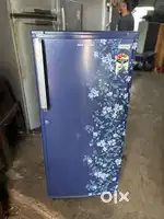 SINGLE DOOR FRIDGE AVAILABLE FOR SALE..