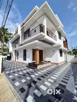 4Bedroom 1600SQ 4.100Cent Posh House In Manjummel Near Edappally
