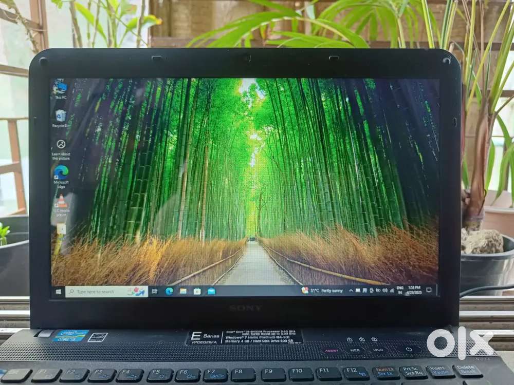 Sony Vaio Laptop with Intel i5 processor upto 3.00Ghz. Windows 10 Pro.