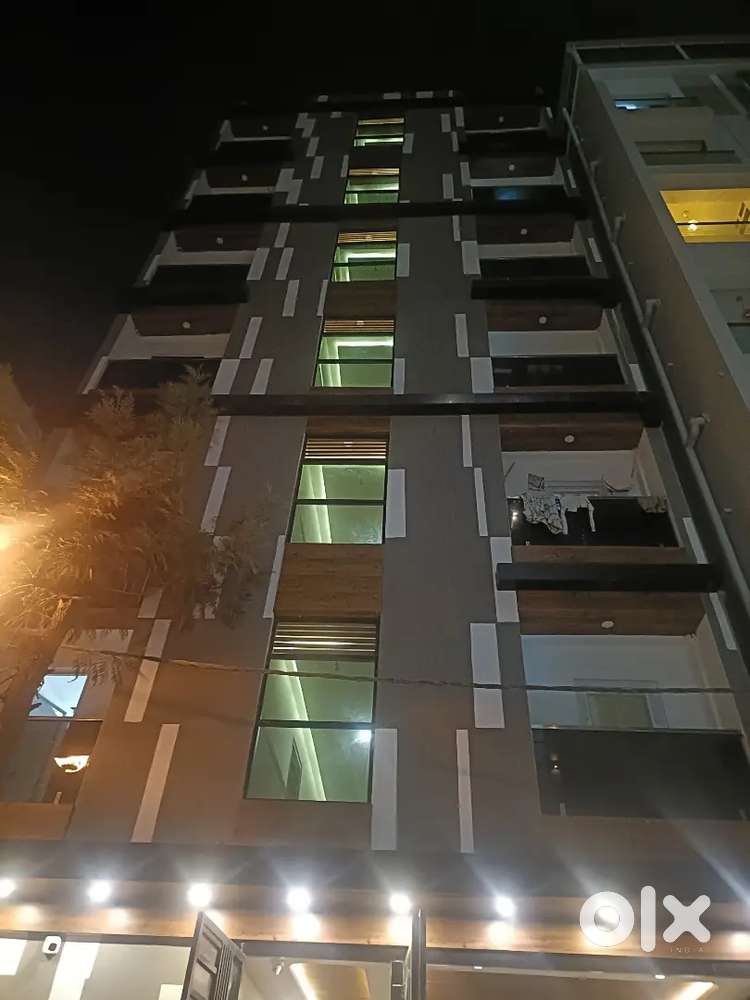 Running rental income studio rooms building for sale