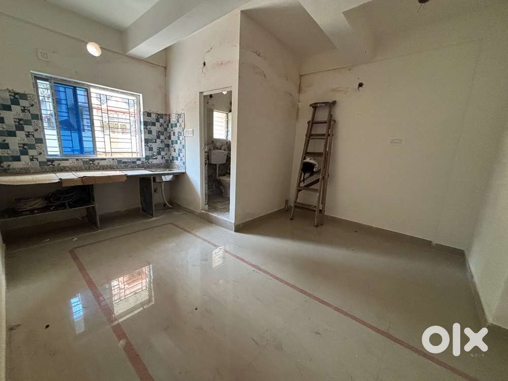 1 BHK READY FLAT FOR SALE AT MANTON WALKING FROM DH ROAD HURRY UP