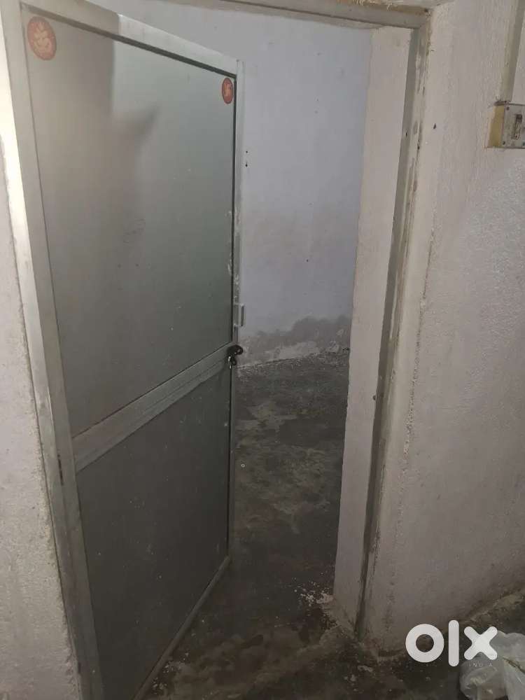 1 single room and kitchen toilet include personal