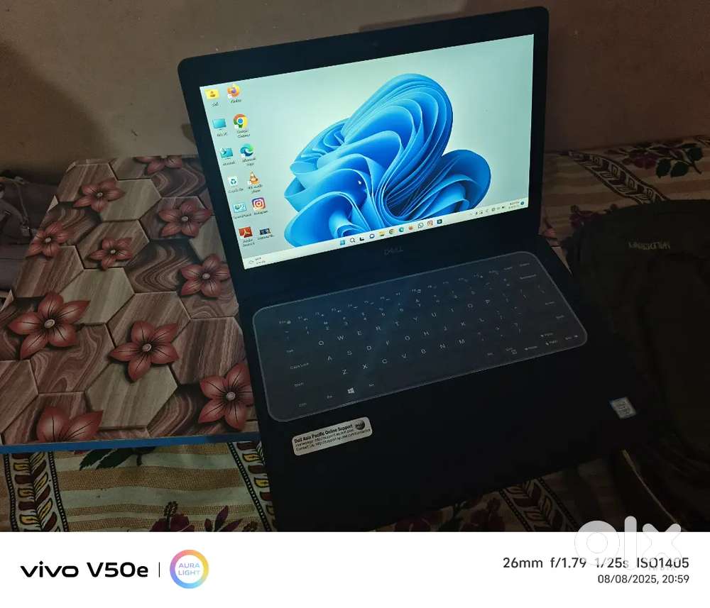 Dell laptop i3 7 generation 8 /256