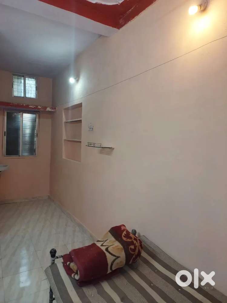 Single room available for working bachelor's only