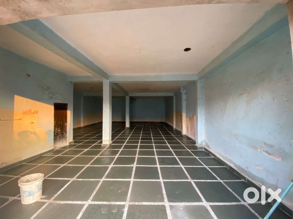 Commercial Hall 746 Sqft Available for Rent – Main Road Facing”