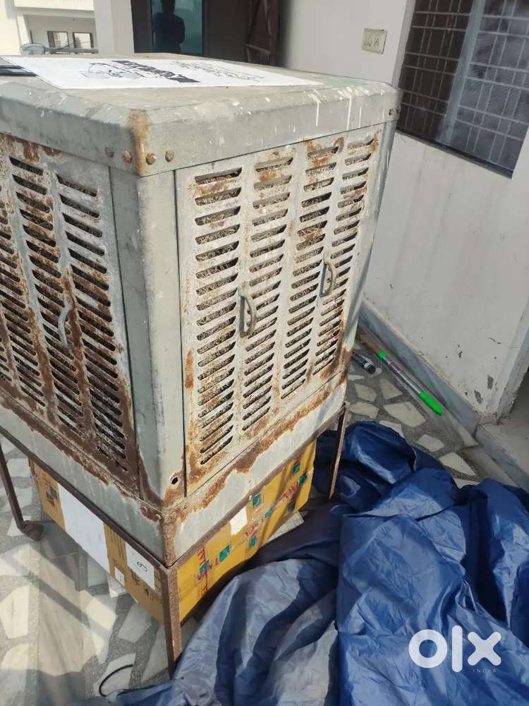 A good condition big Cooler