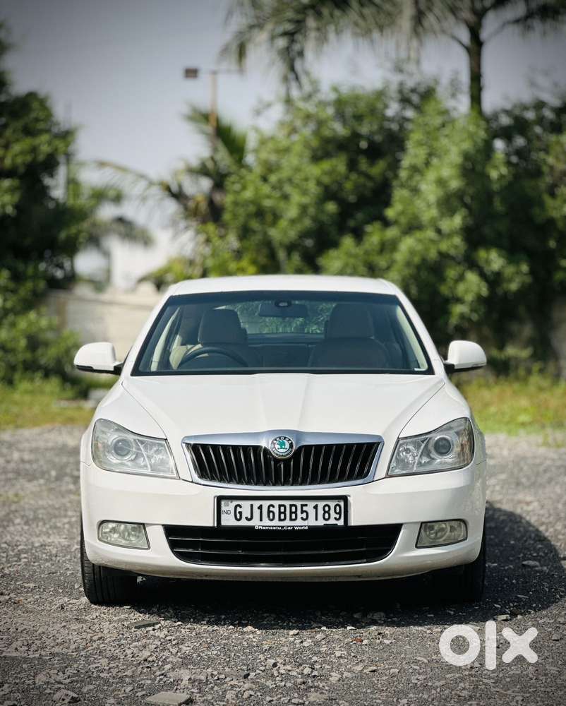 Skoda Laura Ambiente 2.0 TDI CR Manual, 2012, Diesel