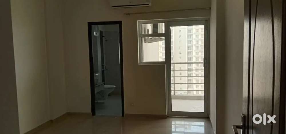 Available 3bhk flat for rent in Assotech Blith sector 99  gurgaon