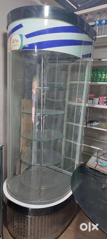 Bakery cacke display counter