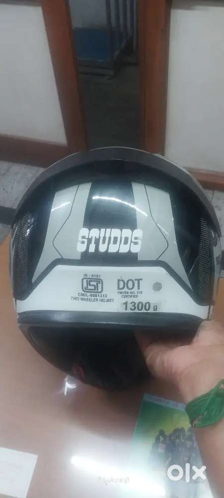 STUDDS HELMET. THUNDER