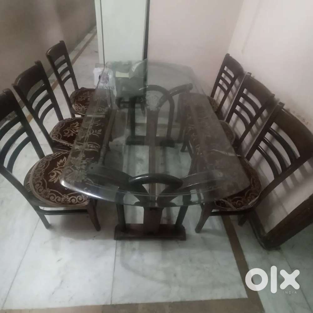 URGENT SALE LOOK LIKE NEW SAGWAN GLASS TOP DINING  TABLE