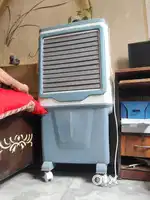 Cooler with wheels