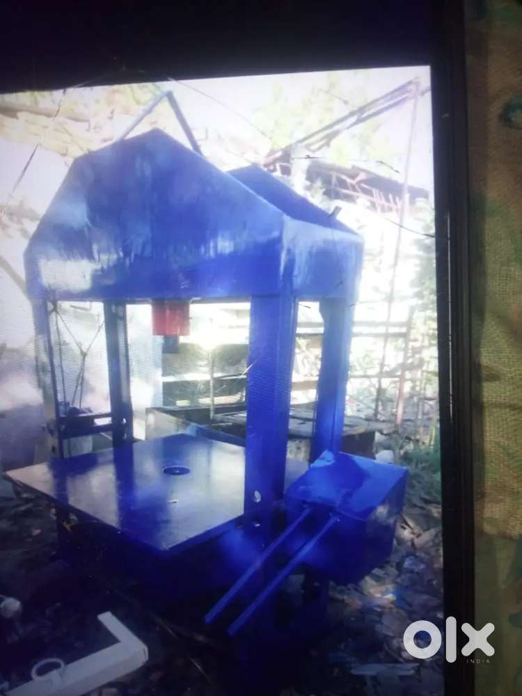 HYDRAULIC PRESS MACHINE