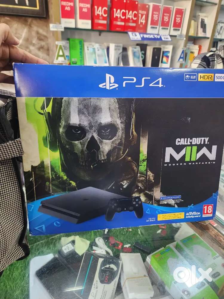 PS4 500 GB 1 YEAR OLD