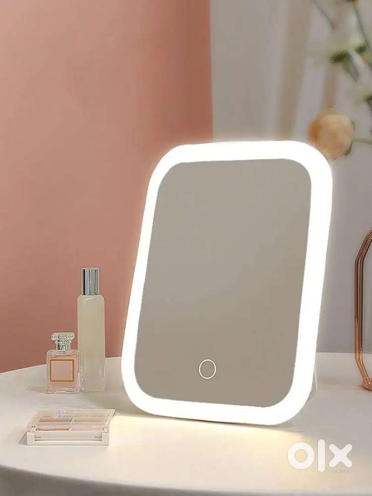 Intelligence LED cosmetic mirror