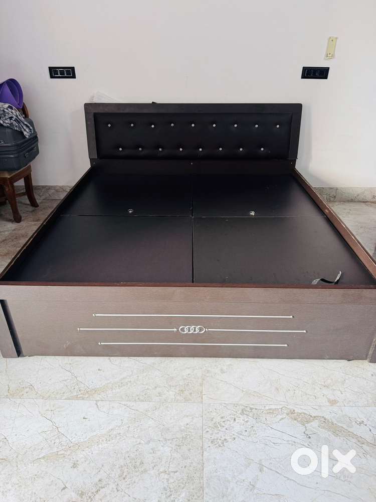 King size bed