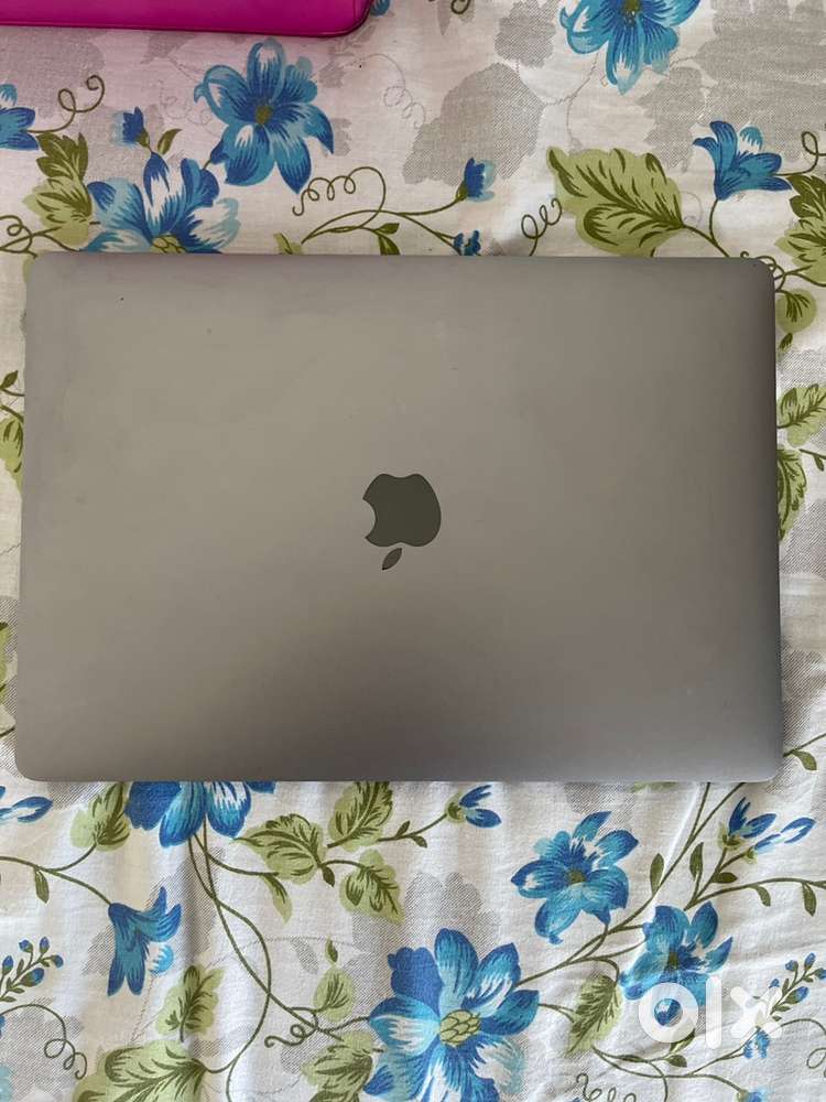 Apple macbook pro space grey